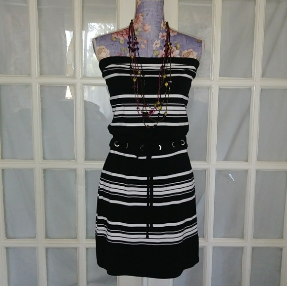 White House Black Market Dresses & Skirts - WHBM Strapless Dress/Swim Cover EUC